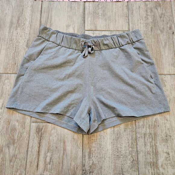 Lululemon On The Fly Mid Rise Short 2.5” Women’s Size 10 Heathered Slate Gray - Picture 4 of 12